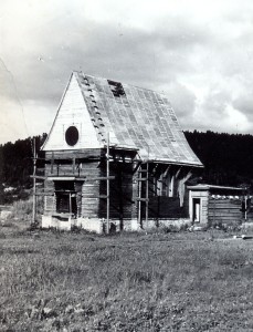 Budowa kościoła. Komańcza 1950